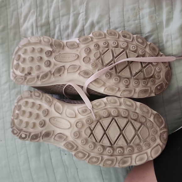 Champion shoes - Picture 2 of 5